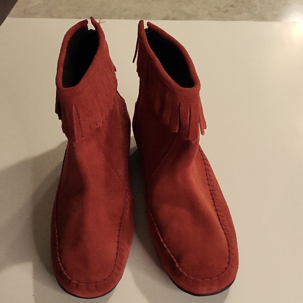Women's faux suede red ankle boots. Size 7.
